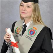 Profesora que imparte clases de apoyo para estudiantes de ESO (idiomas incluidos, alemán e inglés)